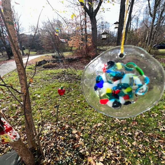 #5301 CIRCULAR FUSED  3” ROUND MULTI COLOR ORNEMENT - Picture 3 of 6